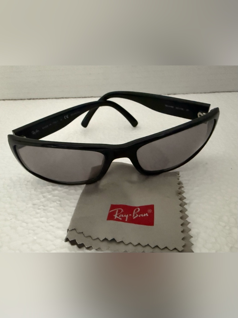 Ray-Ban RB4088 Black Wrap Sport Sunglasses Polarized Unisex With Cleaning Cloth